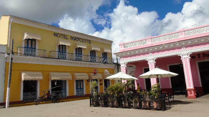 E Mascotte Hotel Remedios Exterior photo